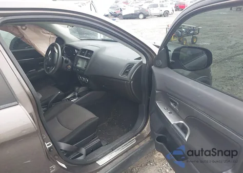 2018 Mitsubishi Outlander Sport 2.0 Es z USA, uszkodzony, nr VIN JA4AP3AU3JZ009561